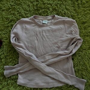 Aritizia lilac long sleeve crop top